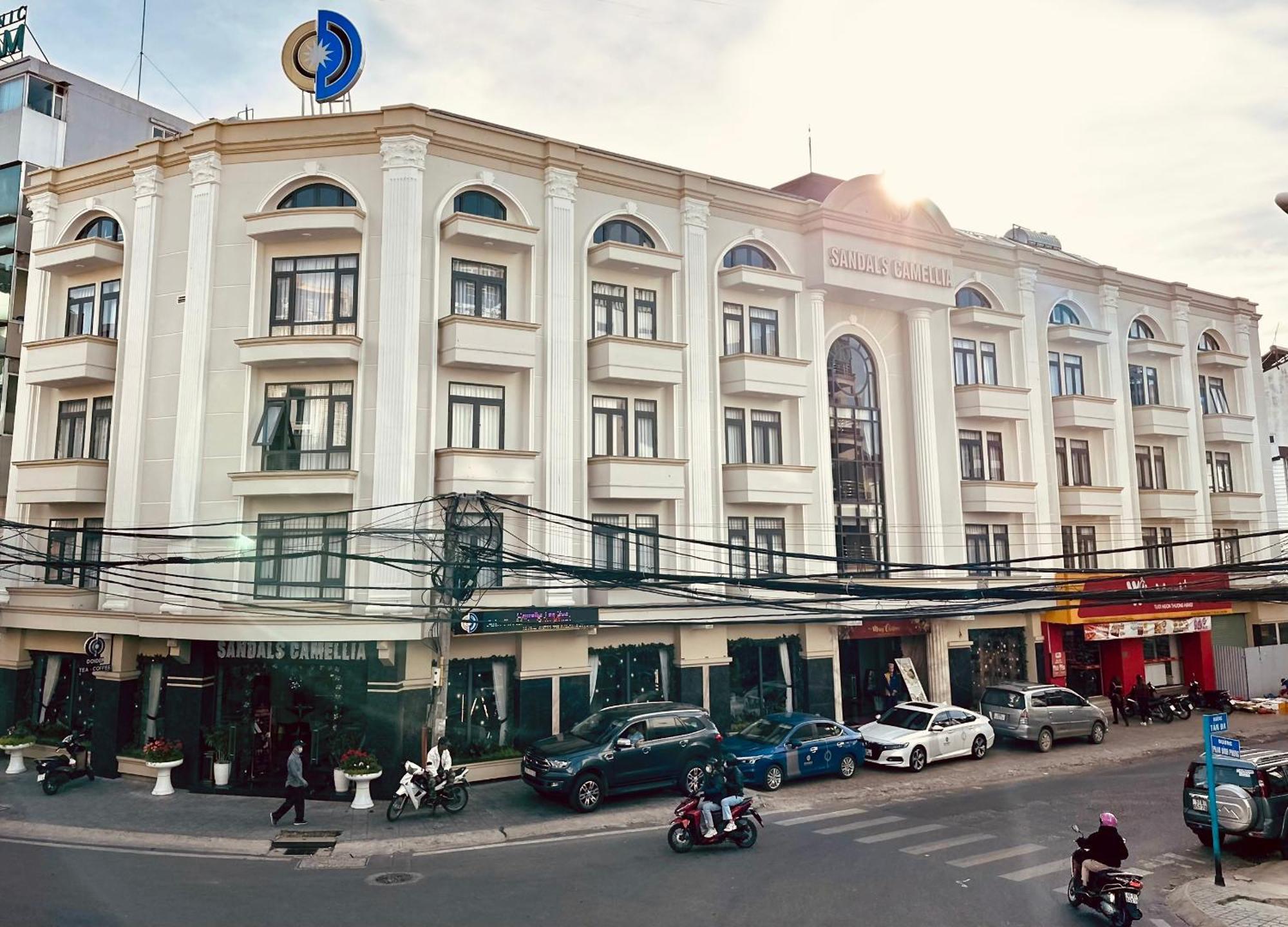 Sandals Camellia Hotel Dalat Bagian luar foto